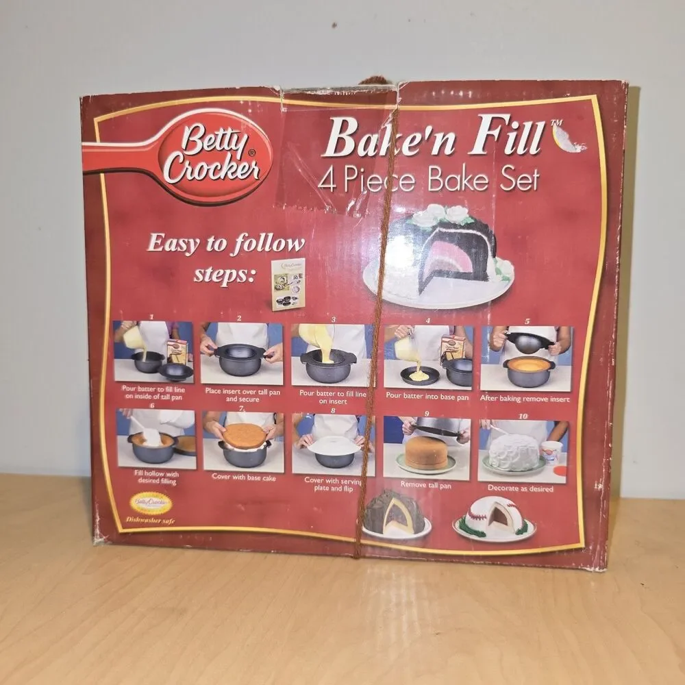 Betty Crocker Bake'n Fill 4-Piece Non-Stick Bakeware Set Recipes Cake Pans NEW